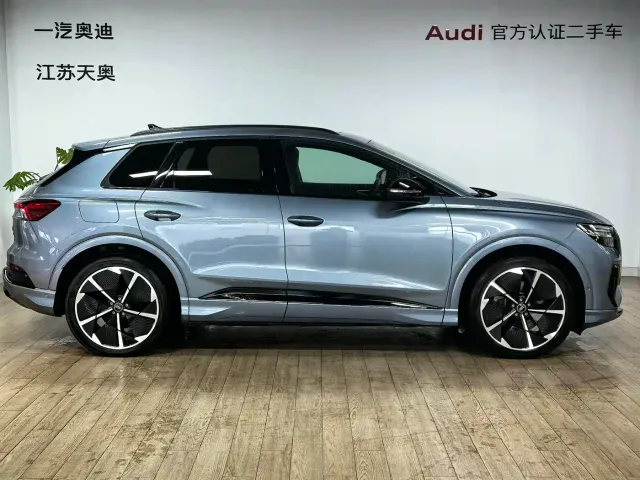 Audi Q4 e-tron — Фото автомобиля 4