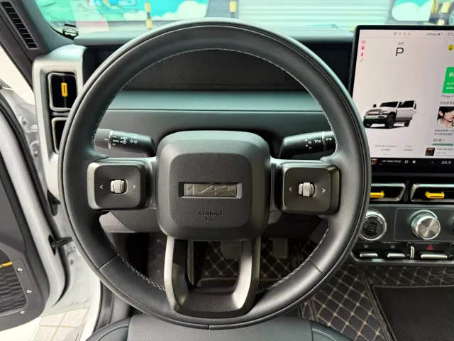 iCAR V23 — Фото автомобиля 14