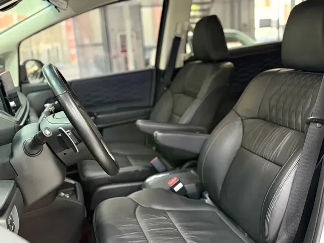 Honda Elysion — Фото автомобиля 13