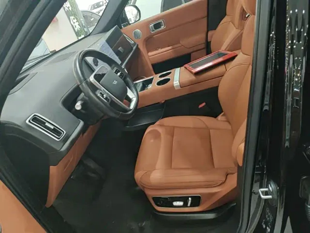 Li Auto L7 — Фото автомобиля 14