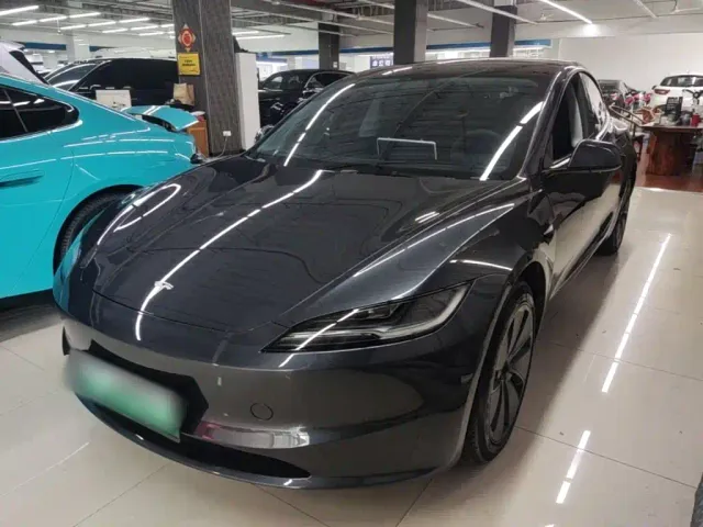 Фотография автомобиля — Tesla Model 3