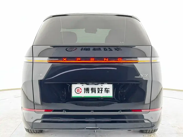 Xpeng X9 — Фото автомобиля 14