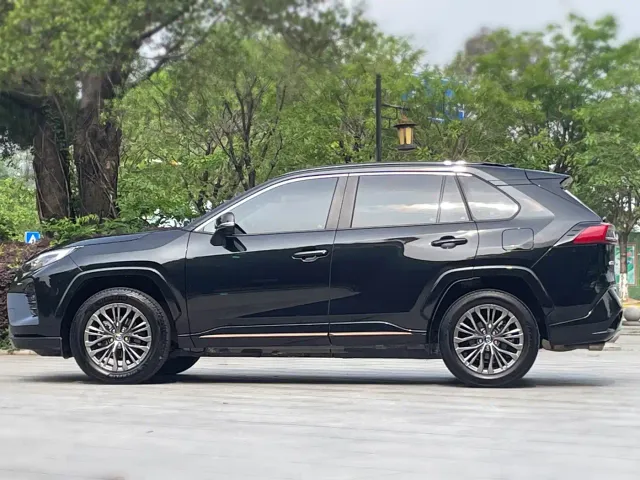 Toyota Wildlander — Фото автомобиля 8