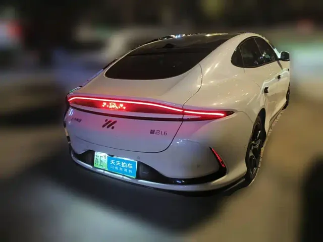 IM Motors L6 — Фото автомобиля 2