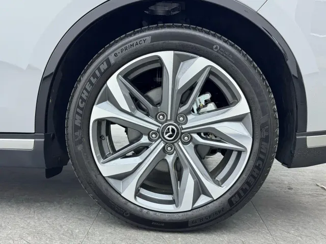Mazda EZ-6 — Фото автомобиля 11
