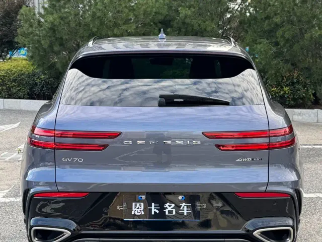 Genesis GV70 — Фото автомобиля 8