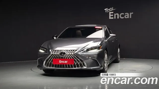 Lexus ES — Фото автомобиля 3