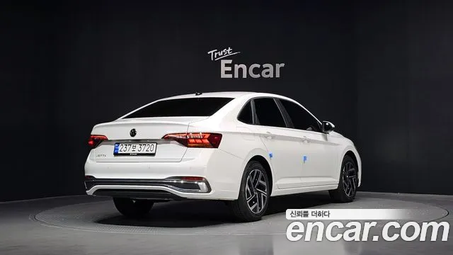 Volkswagen Jetta — Фото автомобиля 2