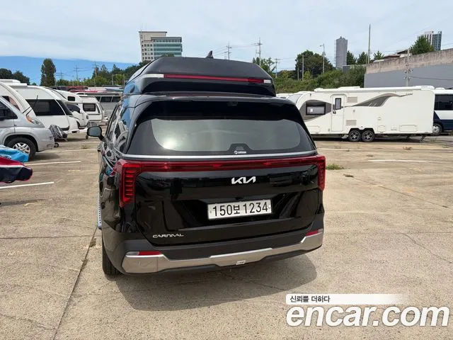 Kia Carnival Generation 4 — Фото автомобиля 4