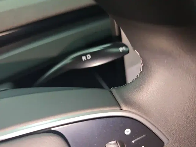 Tesla Model Y — Фото автомобиля 13