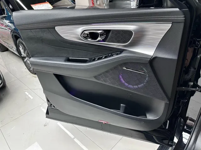 GAC Trumpchi GS8 — Фото автомобиля 11