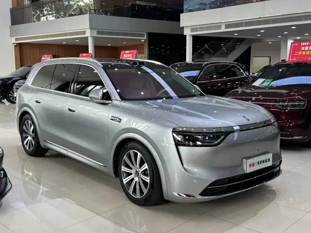 Aito M8 — Фото автомобиля 3