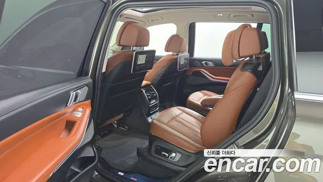 BMW X7 — Фото автомобиля 12