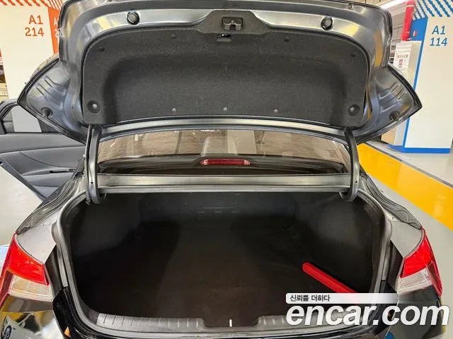 Hyundai Avante CN7 — Фото автомобиля 16