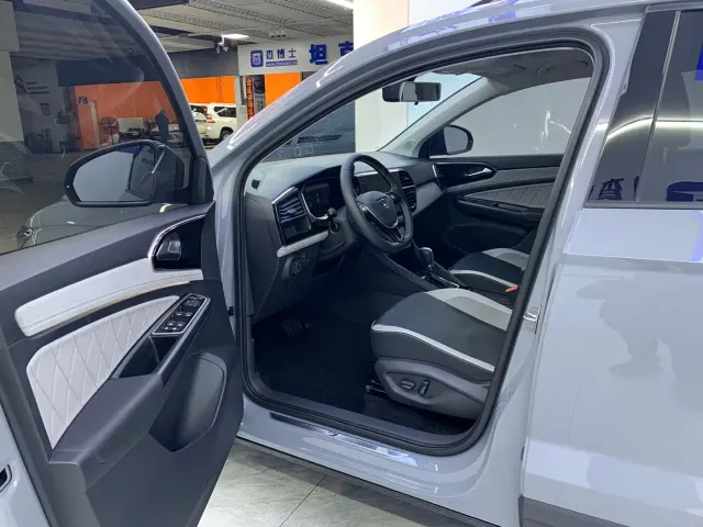 Jetta VS7 — Фото автомобиля 12