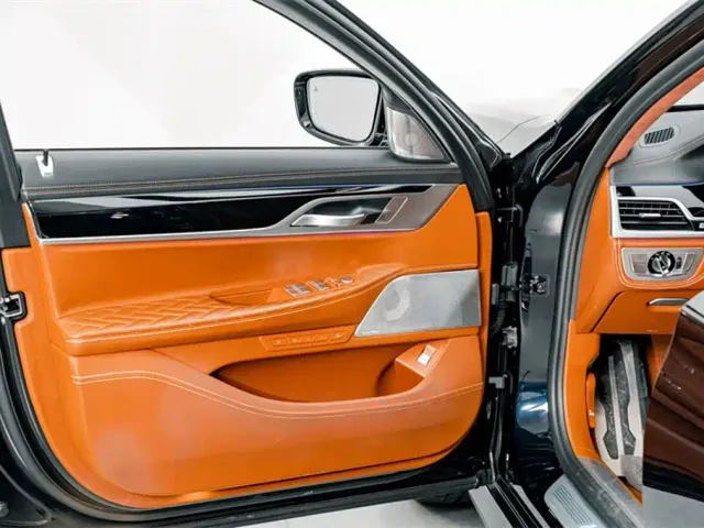 BMW 7 Series — Фото автомобиля 19