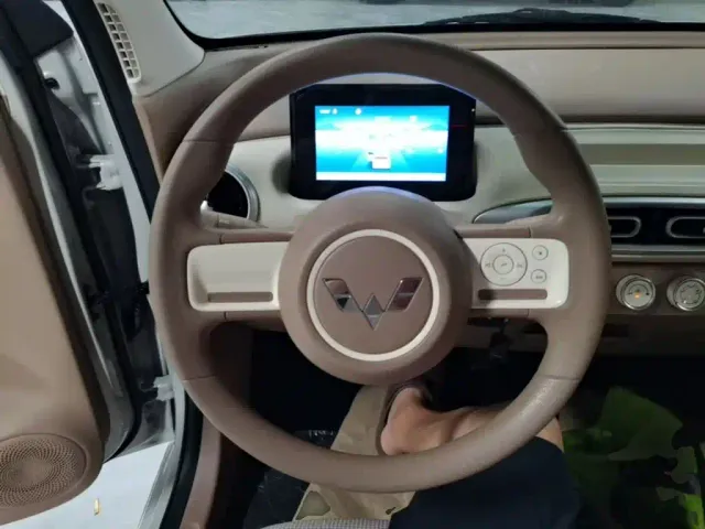 Wuling Hongguang Mini EV — Фото автомобиля 10