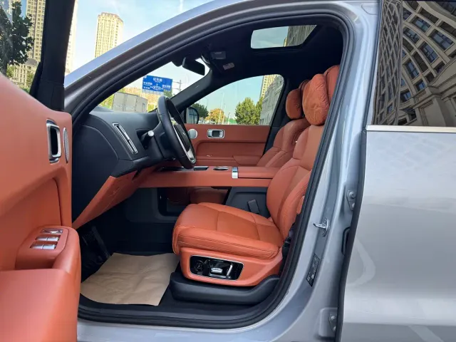 Li Auto L9 — Фото автомобиля 15