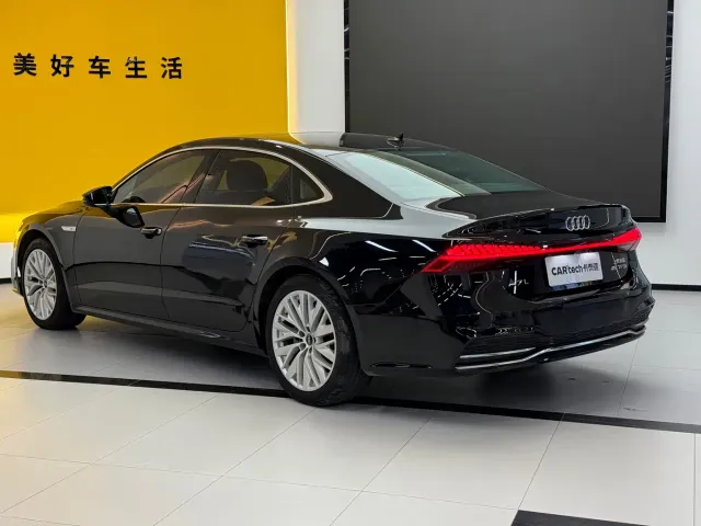 Audi A7L — Фото автомобиля 7