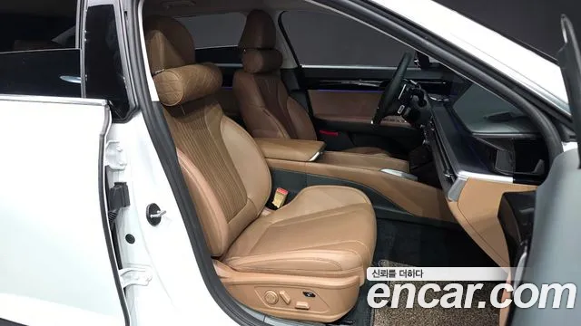 Hyundai Grandeur GN7 — Фото автомобиля 17