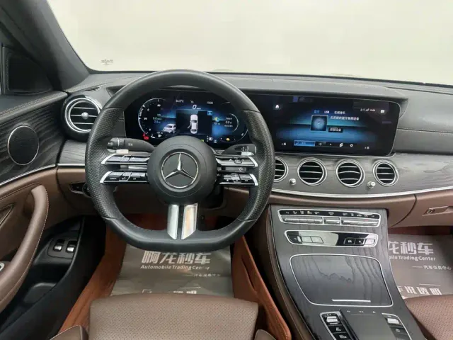 Mercedes-Benz E-Class — Фото автомобиля 8