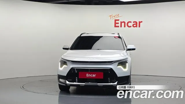 Kia Niro The All New Niro Signature — Фото автомобиля 3