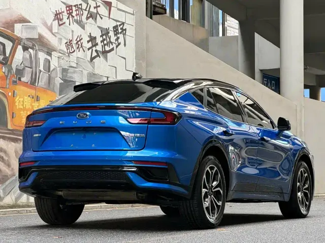 Ford EVOS — Фото автомобиля 5