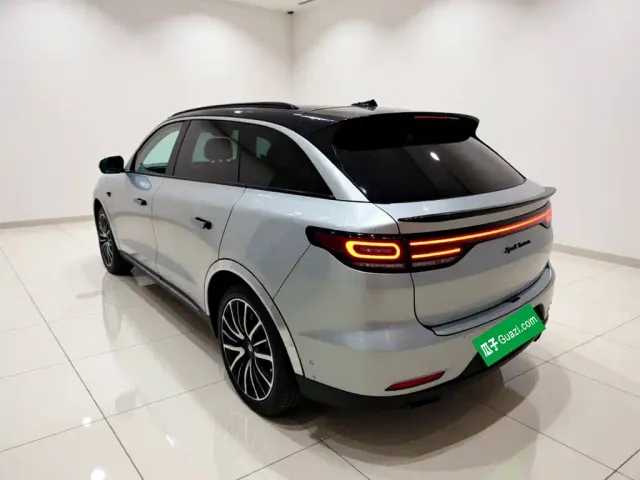 Leapmotor C11 — Фото автомобиля 24