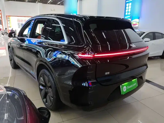 Li Auto L6 — Фото автомобиля 22