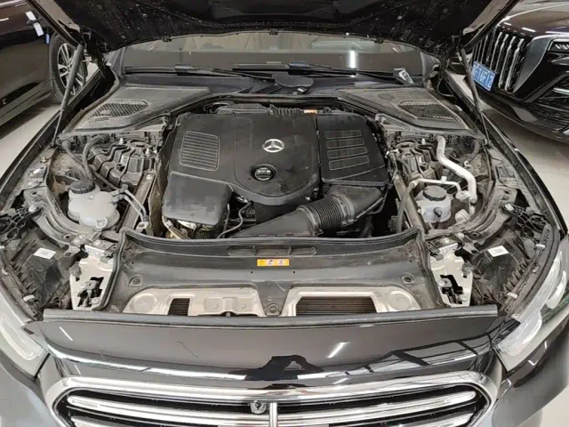 Mercedes-Benz E-Class — Фото автомобиля 19