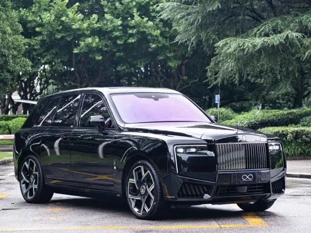 Rolls-Royce Cullinan — Фото автомобиля 3