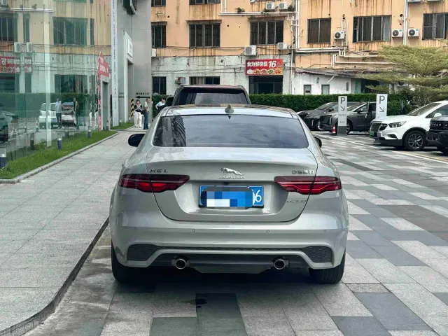 Jaguar XEL — Фото автомобиля 5
