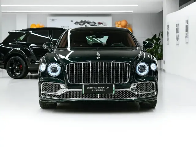 Bentley Flying Spur — Фото автомобиля 3