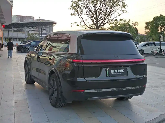 Li Auto L9 — Фото автомобиля 7