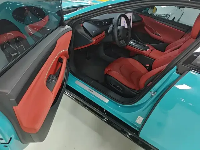 Xiaomi SU7 — Фото автомобиля 15