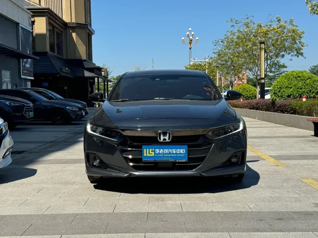 Honda Accord — Фото автомобиля 2