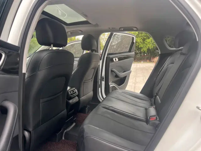 Geely Emgrand — Фото автомобиля 6