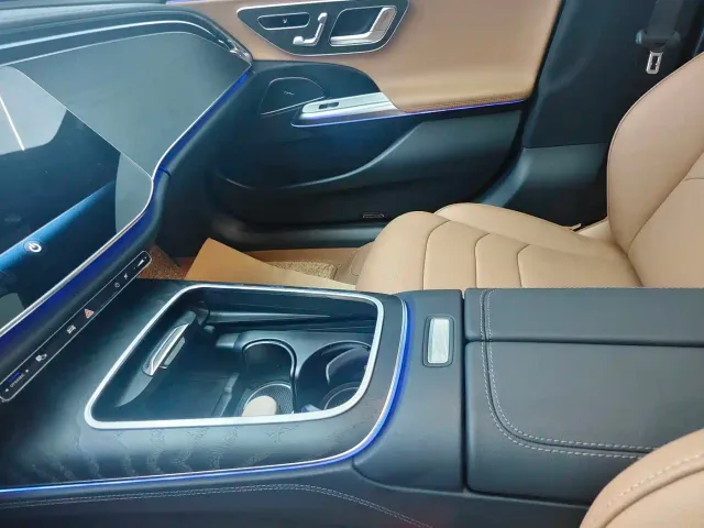 Mercedes-Benz E-Class — Фото автомобиля 13