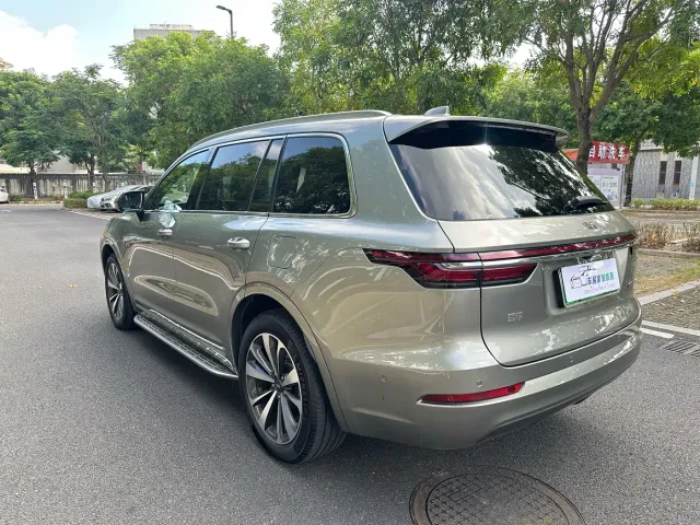 Li Auto ONE — Фото автомобиля 7
