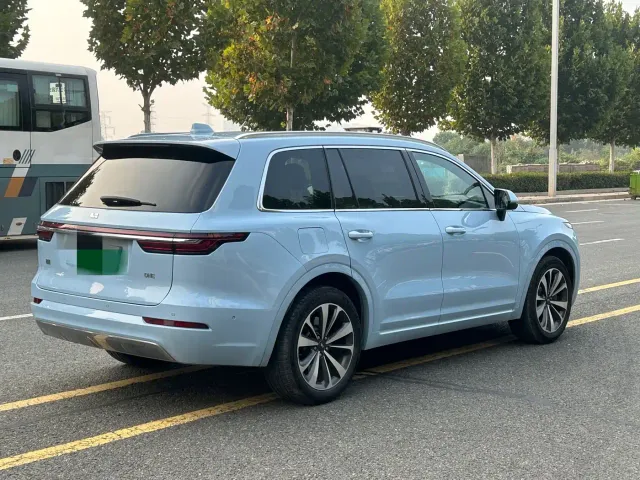 Li Auto ONE — Фото автомобиля 22