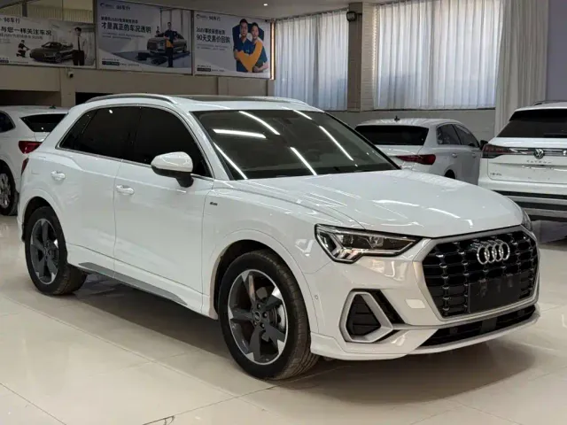 Audi Q3 — Фото автомобиля 3