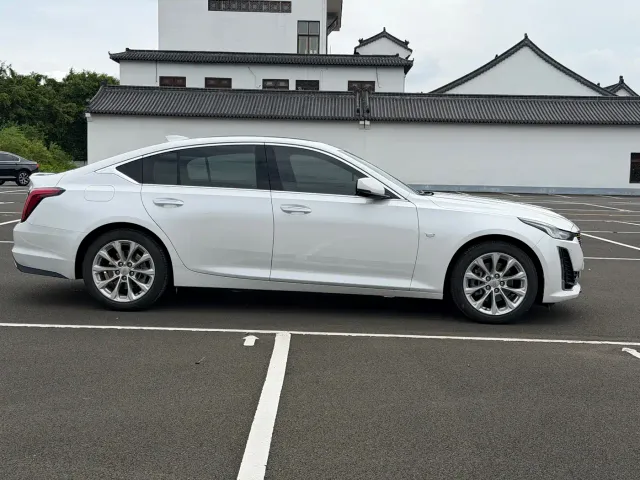 Cadillac CT5 — Фото автомобиля 4