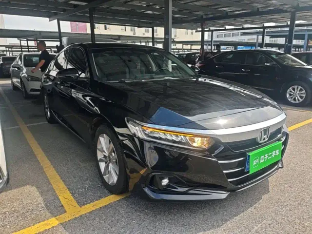 Honda Accord — Фото автомобиля 3