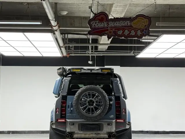 Land Rover Defender — Фото автомобиля 3