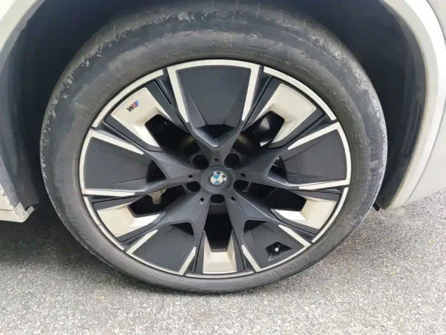 BMW iX3 — Фото автомобиля 11