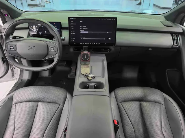 Xpeng P7+ — Фото автомобиля 5