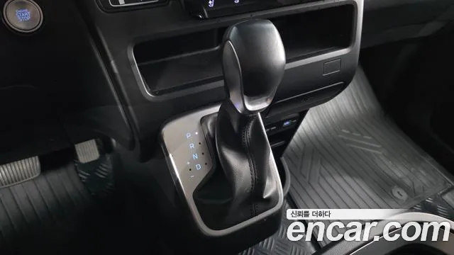 Hyundai Staria Staria Карго 5 мест — Фото автомобиля 5