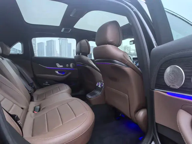 Mercedes-Benz E-Class — Фото автомобиля 11