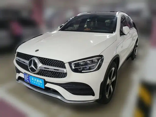 Фотография автомобиля — Mercedes-Benz GLC-Class