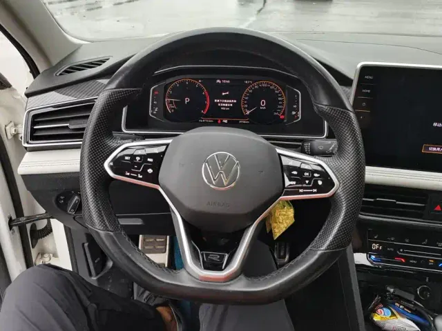 Volkswagen Tiguan L — Фото автомобиля 15